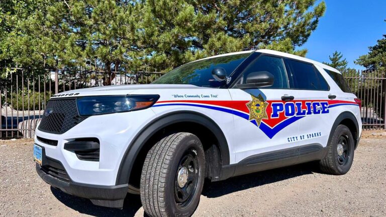 Accidente grave deja a un motociclista hospitalizado tras choque en Sparks Boulevard