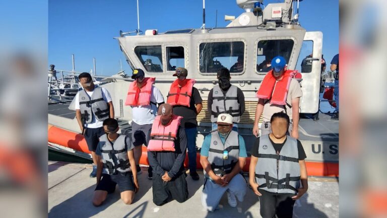 Guardia Costera intercepta en Mission Bay una embarcación con nueve presuntos migrantes