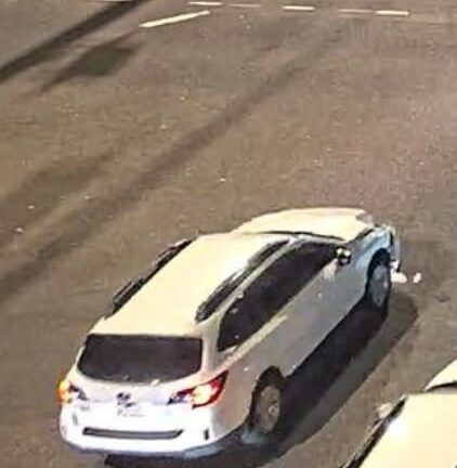 Atropello con fuga en Aurora: buscan una Subaru Outback blanca tras la muerte de un ciclista