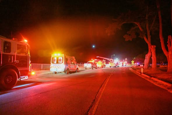 Una persona muere luego de que un vehículo se precipitara al mar en Santa Cruz