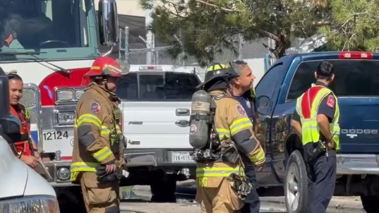 Una persona resulta gravemente herida tras fuerte incendio en negocio de El Paso