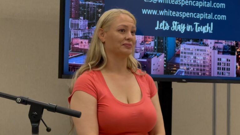 Beca extraordinaria de $8,900 financia la carrera de electricidad a madre en Las Vegas