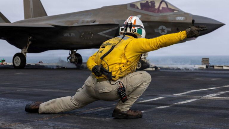 Fuente militar: el USS Abraham Lincoln partiría a Washington para mantenimiento tras regresar a San Diego