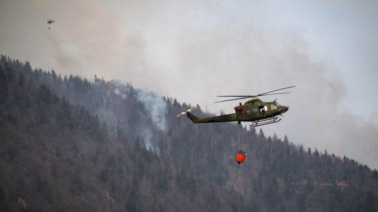 Incendio en Big Sur obliga a evacuar viviendas y provoca cierre de Highway 1