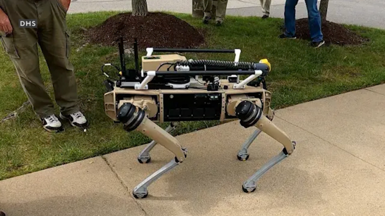 ICE planea usar perros robot en operativos migratorios y desata polémica