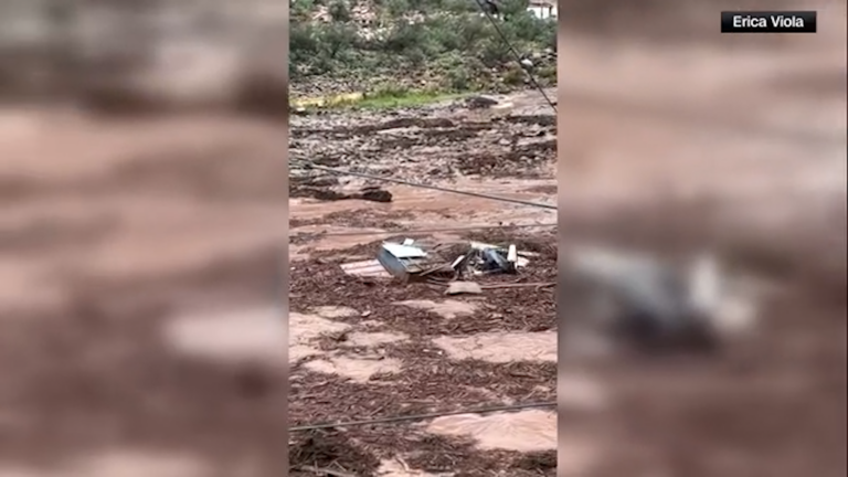 Inundaciones repentinas en el Gran Cañón dejan 2 muertos y alrededor de 15 desaparecidos