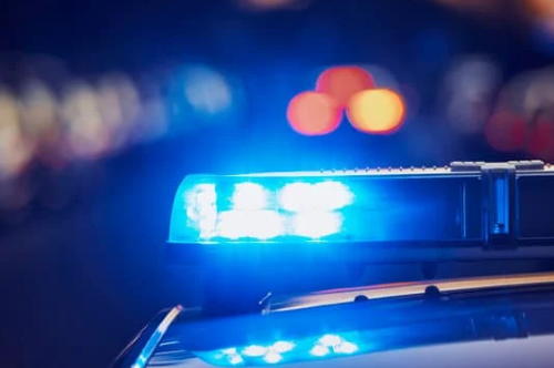 Investigan altercado que dejó a un peatón en estado crítico tras ser arrastrado por un auto en Albuquerque