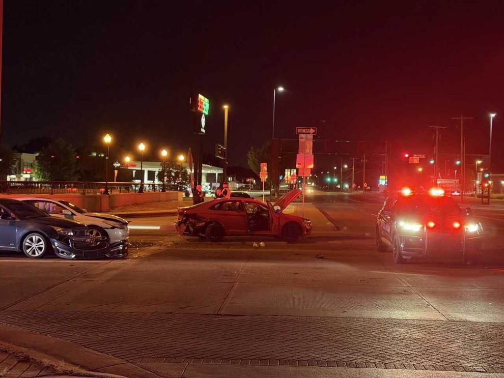 DUI bajo investigación tras choque de tres vehículos que dejó dos heridos en Wichita