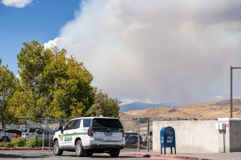 Incendios mortales: 2 alertas clave que debe monitorear ante el avance del incendio Floriston cerca de Nevada