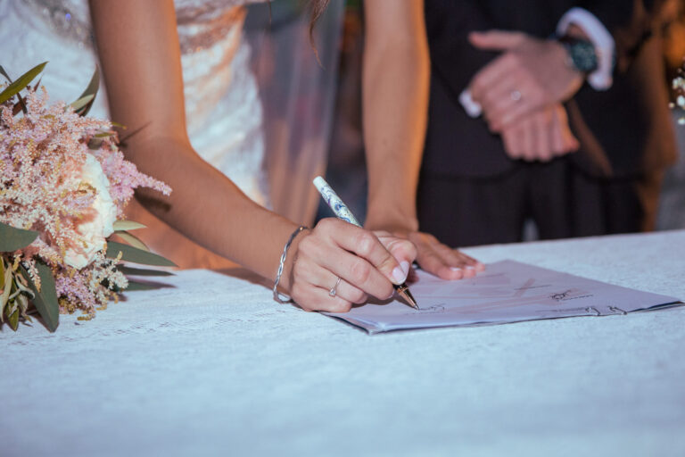 California establece en 18 años la edad mínima para contraer matrimonio