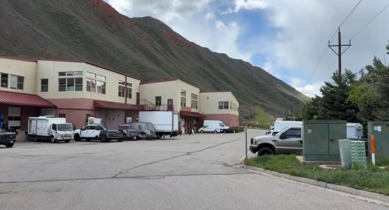 Nuevo informe identifica a Glenwood Springs como uno de los focos de actividad de ICE en Colorado