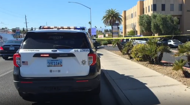Homicidio en Las Vegas: 3 sospechosos prófugos tras violento robo fatal