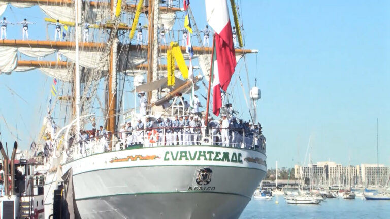 Buque Escuela Cuauhtémoc regresa a Ensenada por mal tiempo en el océano Pacífico