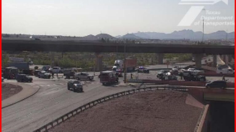 Investigan choque entre tráiler y varios vehículos en el noroeste de El Paso